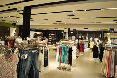 宣恩商场里的店面怎么装修？